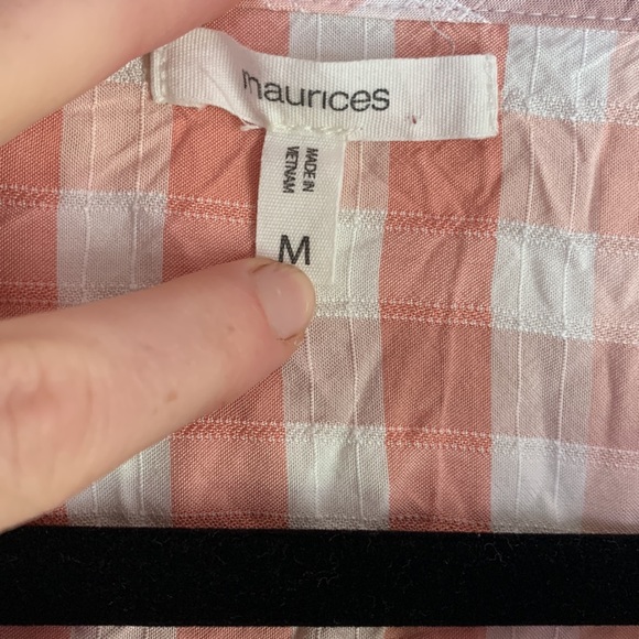 Maurices Pink/White Checkered Plaid Cap Sleeve Button up top size M - Picture 4 of 8